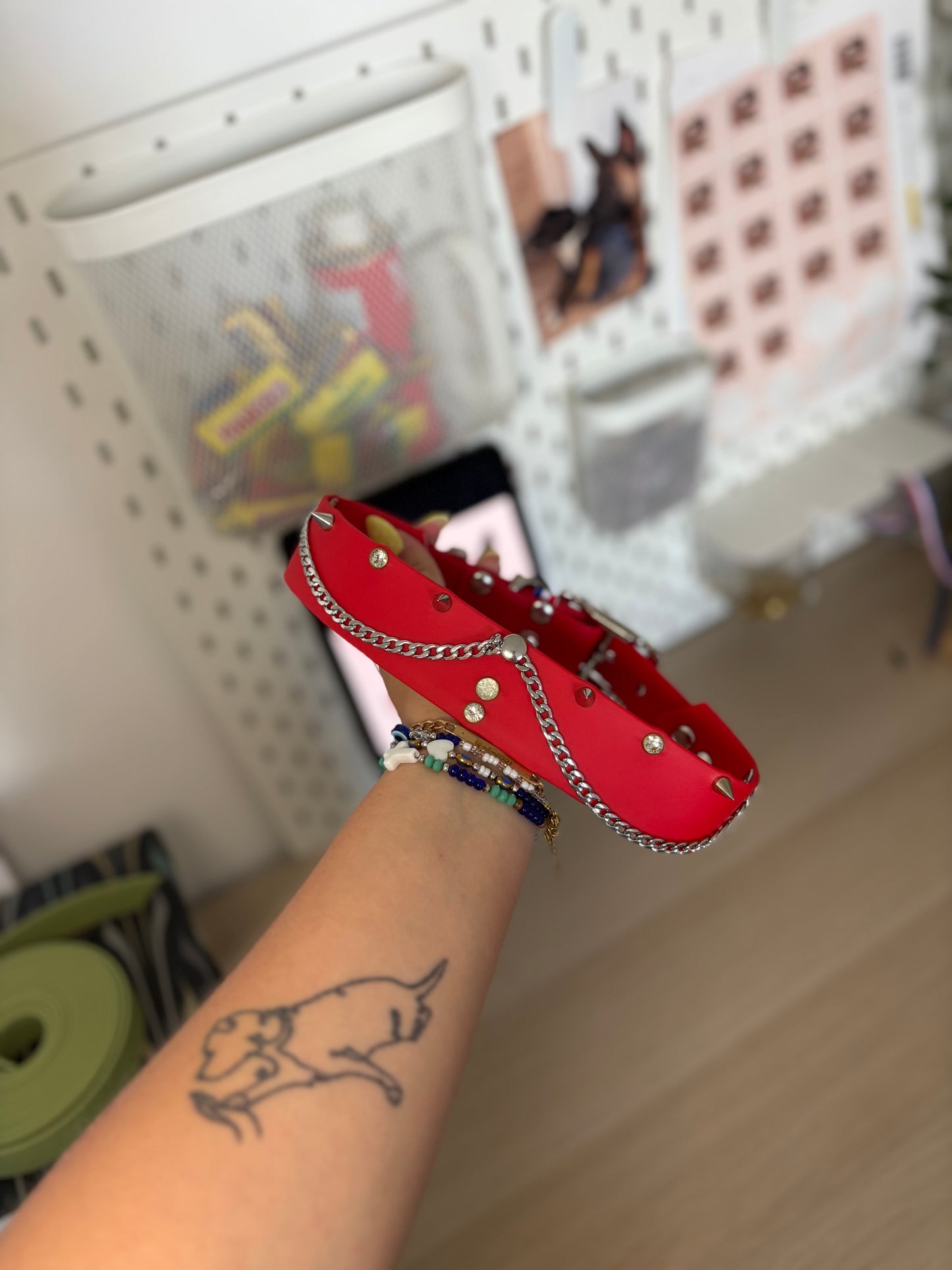 Collier 38 mm , 47/57 cm rouge
